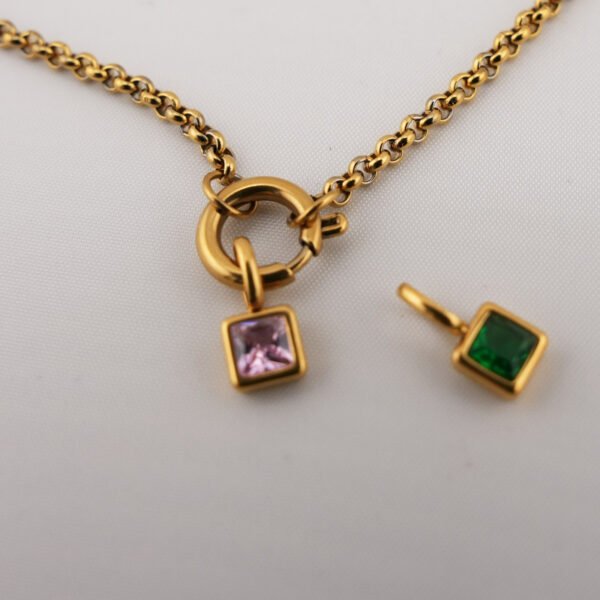 Χρυσό Emerald Charm