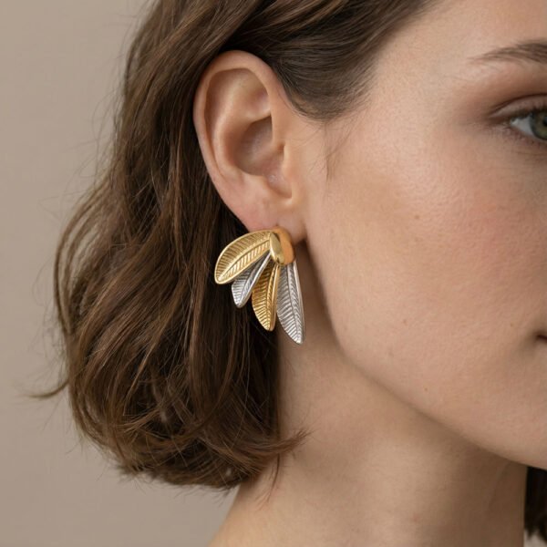 Alternative view of Σκουλαρίκια Χρυσά-Ασημένια Wisteria