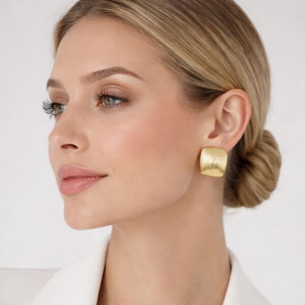 Alternative view of Σκουλαρίκια Χρυσά Vintage Square