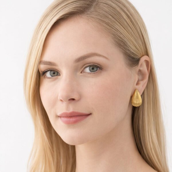 Alternative view of Σκουλαρίκια Χρυσά Serene Shine Gold